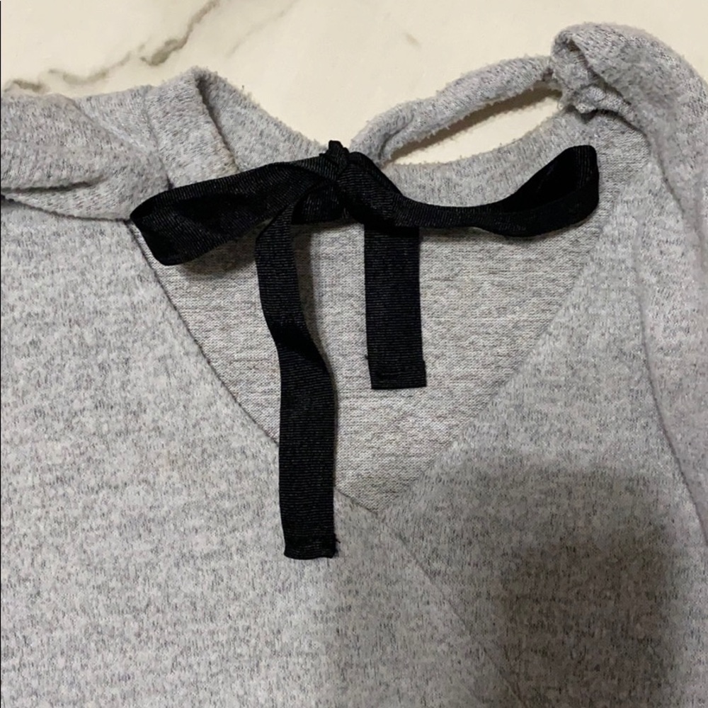 Grey Long Sleeve Shirt With Black Ribbon // SZ S